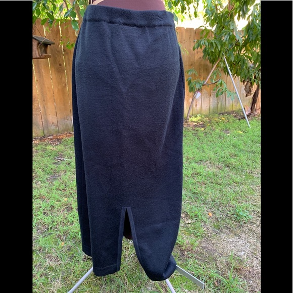 Vintage Karen Scott knit skirt. - Picture 2 of 10
